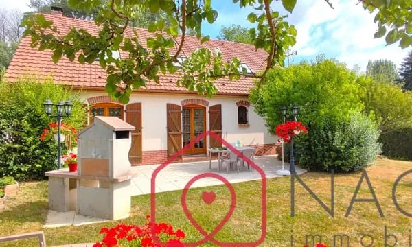 Belle Maison de 135m² 4 Chambres + bureau + Sous-sol complet + 1500m² de terrain.