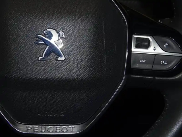 Peugeot 208 1.2 puretech 100ch s&amp;s style — photo 14