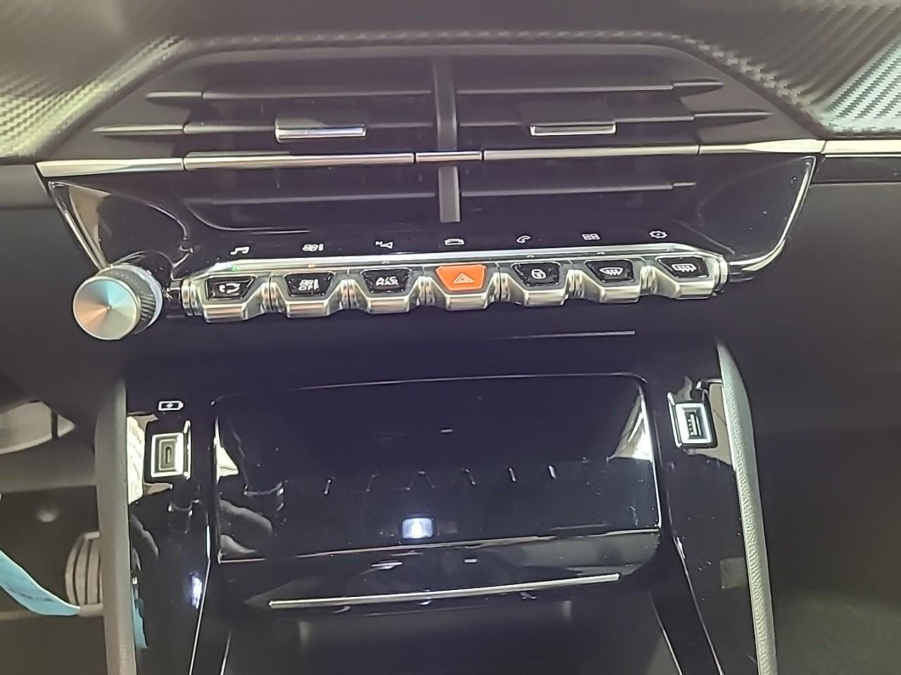 Peugeot 2008 puretech 130 s&s bvm6 allure pack — photo 26