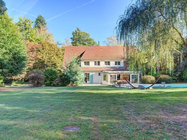 JOUARS-PONTCHARTRAIN - MAISON FAMILIALE - 191 M² HABITABLES - 222 M² AU SOL - 5 CHAMBRES