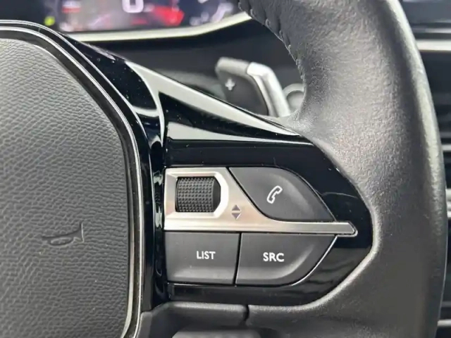 Peugeot 2008 puretech 130 s&amp;s eat8 — photo 19