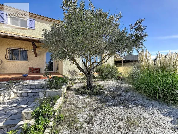 Maison de caractère de 140 m² avec piscine et grand garage