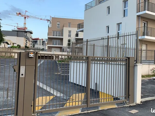 Box(es) neuf(s) 12 à 15 m² ou à Champs/Marne à partir de 18 600