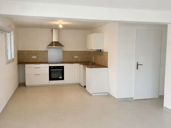 à louer - appartement t4 rénové de 88,62 m² - vergt