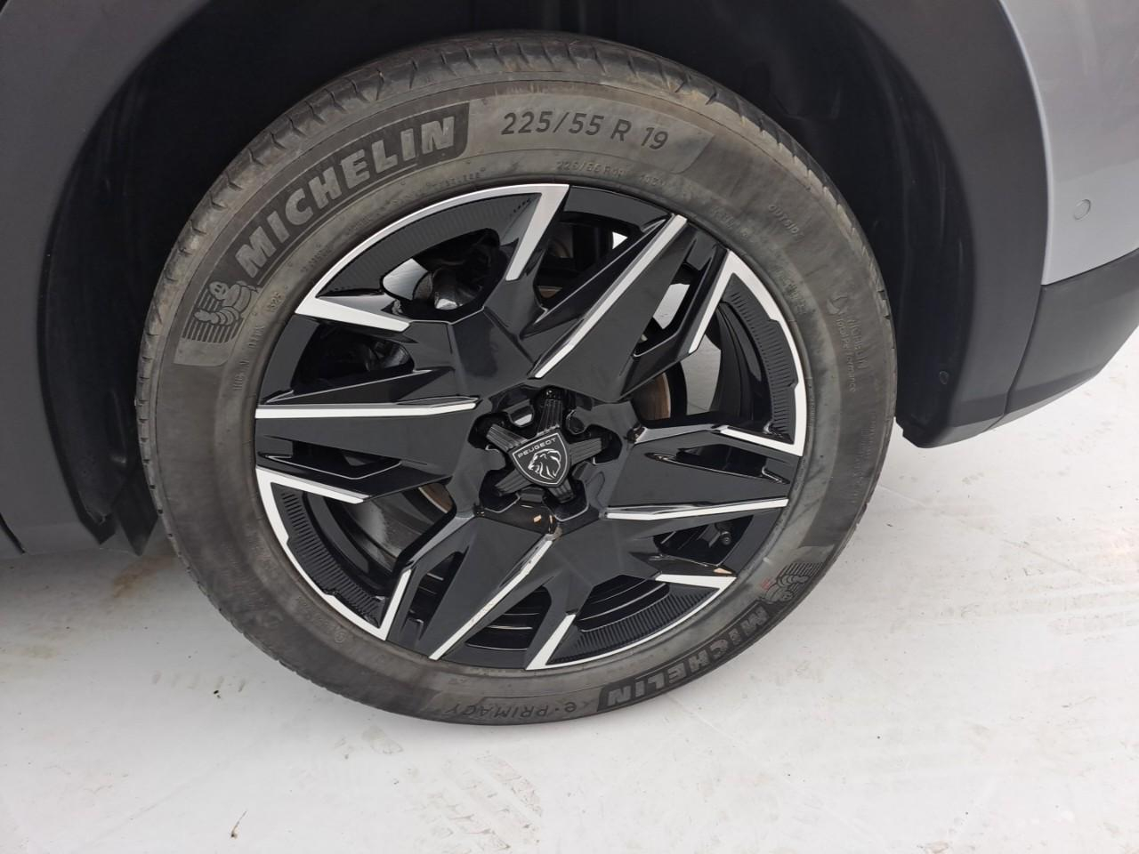 Peugeot 3008 hybrid 145 e-dcs6 gt — photo 20