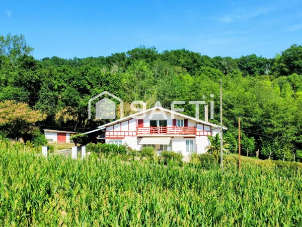 Maison de 207 m², terrain de 1790 m², 5 chambres