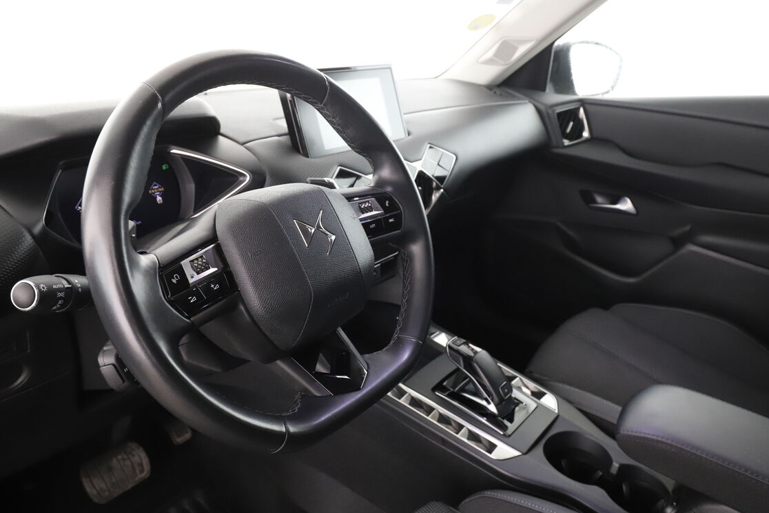 DS Automobiles DS3 Crossback 1.5 Blue-HDi Toits de Paris EAT8 — photo 10
