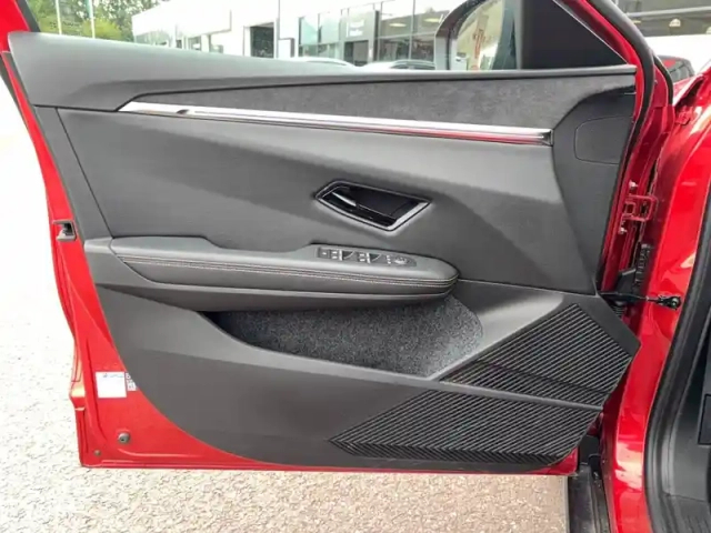 Renault Megane e-tech ev60 220 ch super charge — photo 6