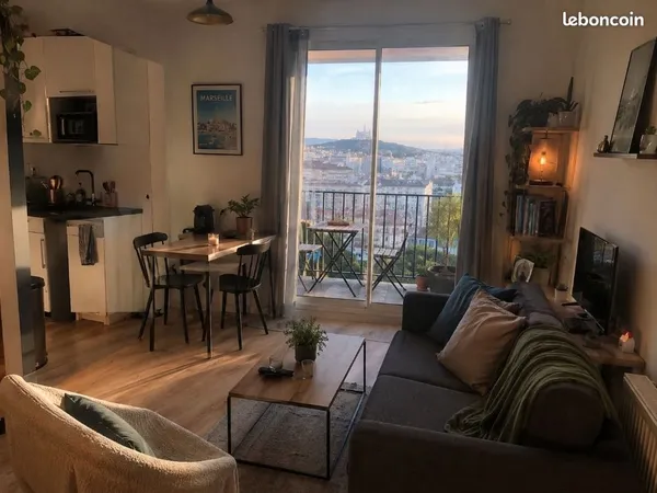 Jeune homme, 18 ans, Recherche Colocation ou chambre chez l'habitant