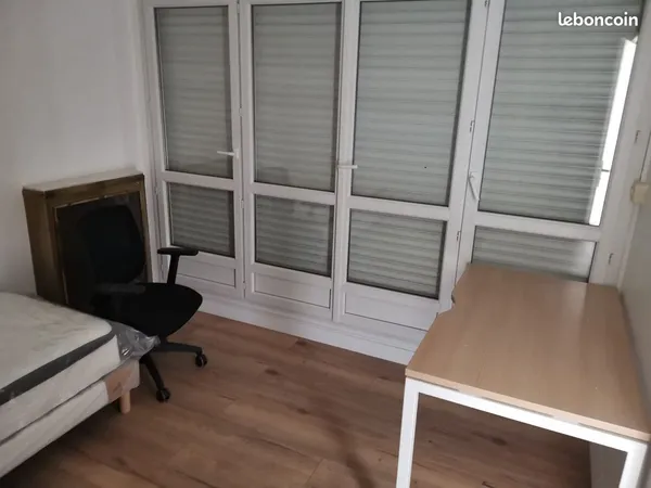 Chambre en colocation appartement meublé - 500