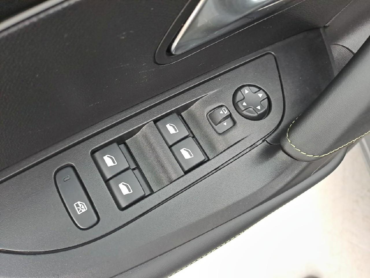 Peugeot 2008 puretech 130 s&s eat8 gt — photo 20