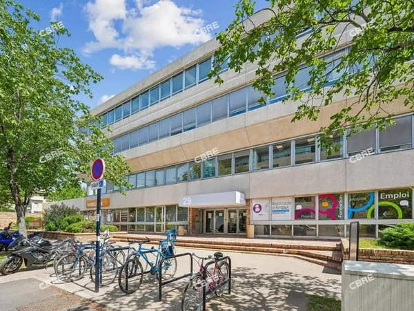 Bureaux 3 pièces 899 m²