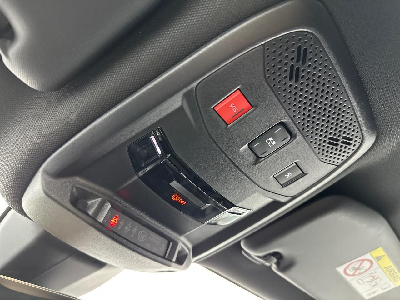 Peugeot 2008 puretech 130 s&s eat8 gt pack — photo 33