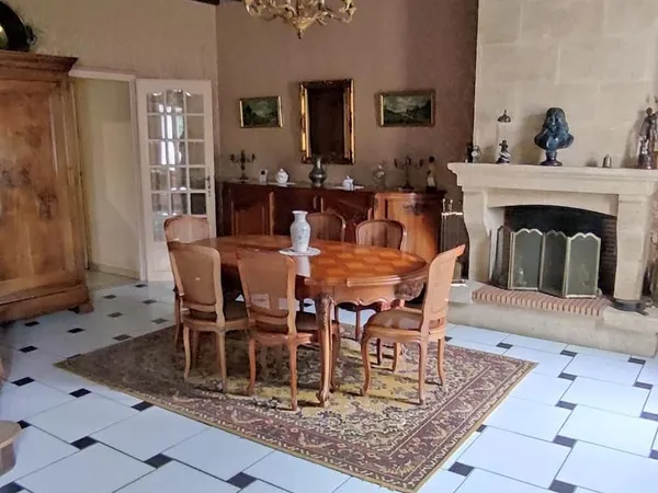 Maison 8 pièces 240 m²