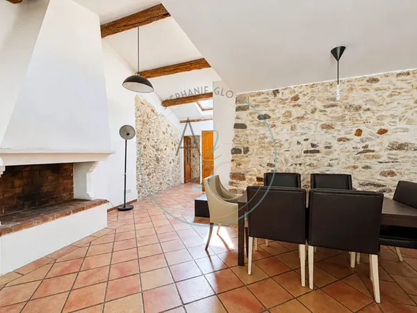 COGOLIN - Maison de village de 107 m² avec garage, jardin et terrasse