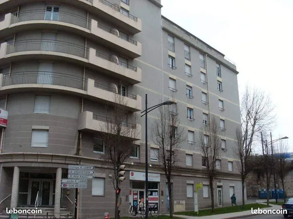 Studio 1 pièce 19 m²