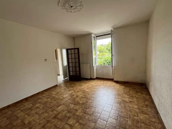 MAISON MITOYENNE 3 PIÈCES - 90 M² AVEC JARDIN DE 735 M² À MONTCEAU LES MINES