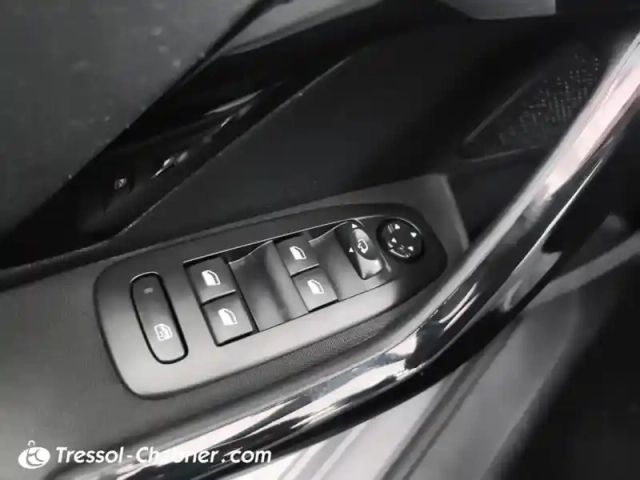 Peugeot 208 puretech 82ch s&amp;s bvm5 signature — photo 20