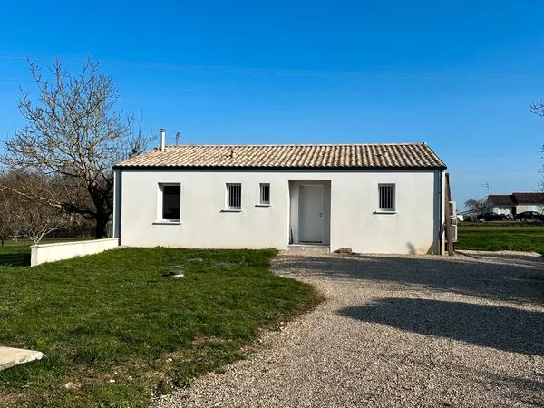 Maison à louer 87m2 à saintes