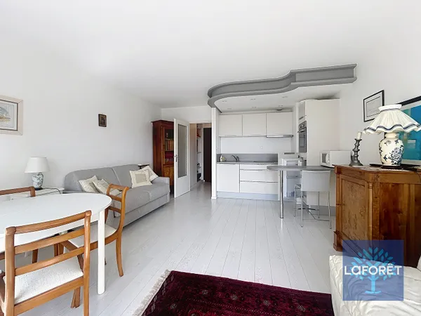 Studio 1 pièce 28 m²
