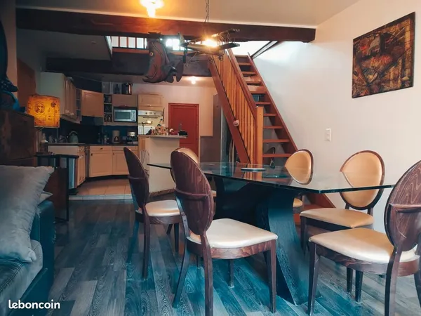 Coloc dans appartement 130 M2.. Suite de 27 M2 avec sdb