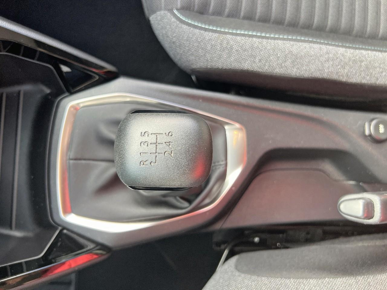 Peugeot 208 puretech 100 s&s bvm6 style — photo 16