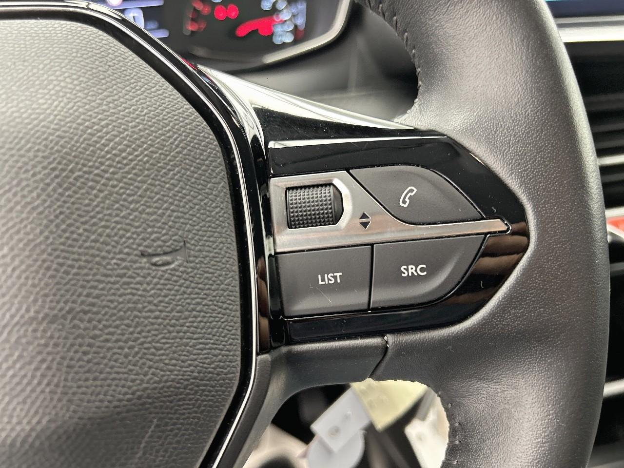 Peugeot 208 puretech 100 s&s bvm6 style — photo 25