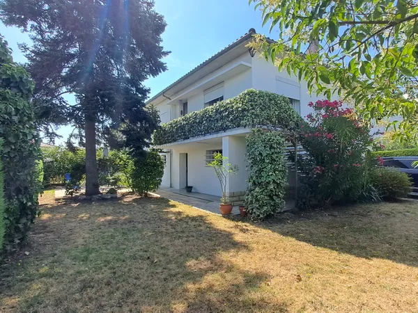À VENDRE Maison mitoyenne d'un côté Villeneuve-sur-Lot -