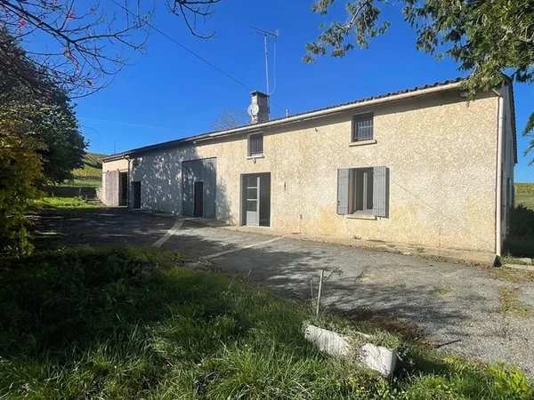 Maison de caractère en pierre, quatre chambres, avec grand jardin