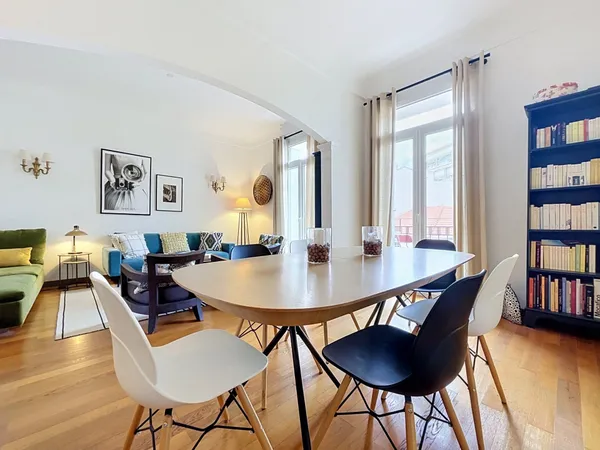 Élégant appartement bourgeois de 76 m2 au coeur d'Antibes