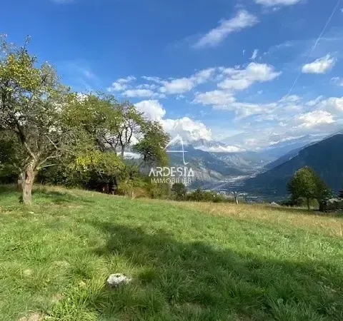Parcelle de Terrain de 656m2 sur les hauteurs de la commune de JARRIER.