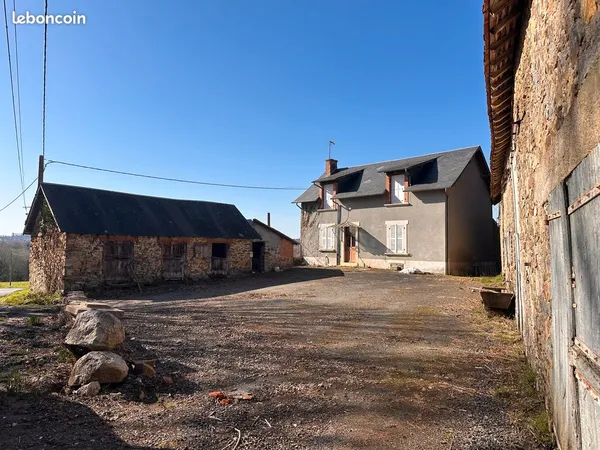 Corps de ferme à rénover - fort potentiel - situé sur la commune d'arnac-pompadour