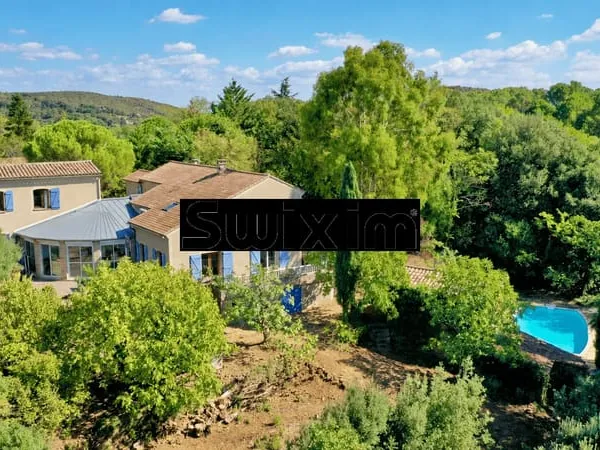 Cévennes : Propriété unique avec piscine, Mazet et terrain a
