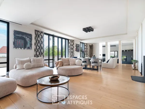 Villa proche centre ville avec jardin et piscine intérieure