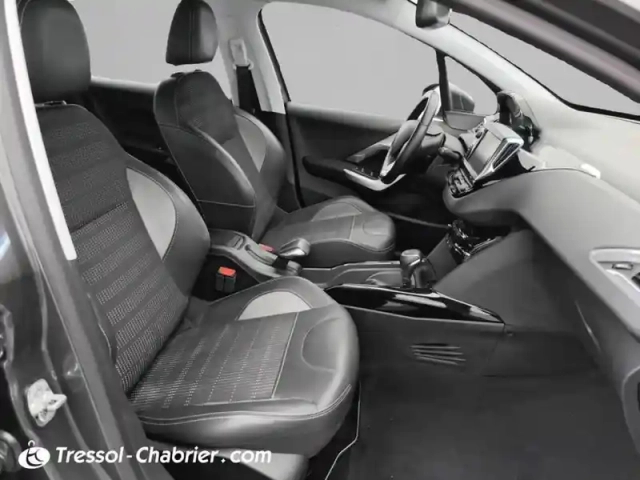 Peugeot 2008 puretech 130ch s&amp;s eat6 allure — photo 9