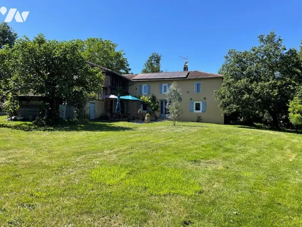 Maison 11 pièces 252 m²
