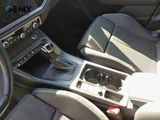Audi Q3 35 tfsi 150 ch s tronic 7 — photo 12