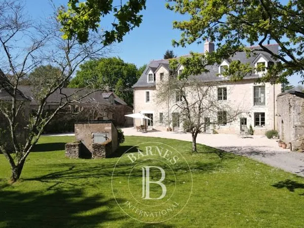 SUCÉ-SUR-ERDRE - Manoir du XVe siècle entièrement rénové, domaine de 1,4 hectare
