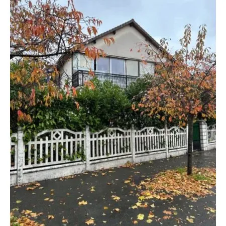 Maison 10 pièces 220 m²