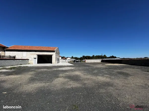 Local 200 m² Saint-Just-Saint-Rambert