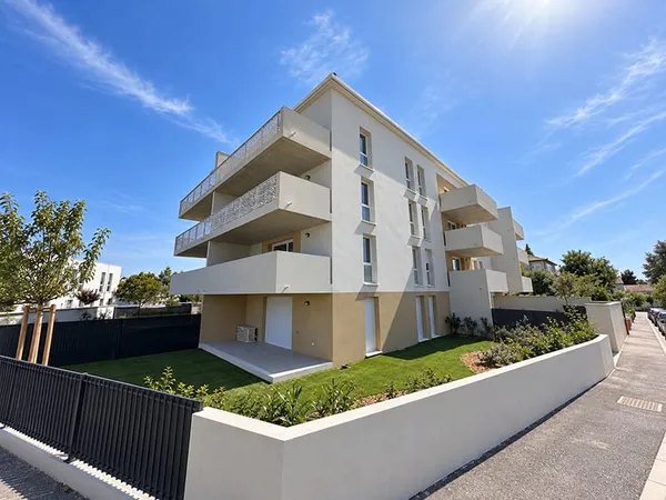 APPARTEMENT NEUF MEUBLÉ TERRASSE/PARKING - 2 pièces - 49m²