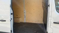 Renault Master F3500 L2H2 2.3 Blue dCi 135ch Confort Euro6 — photo 13