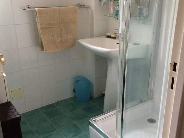 Loue chambre chez l'habitant dans appartement