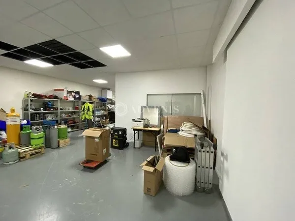 Local d'activité 137 m²