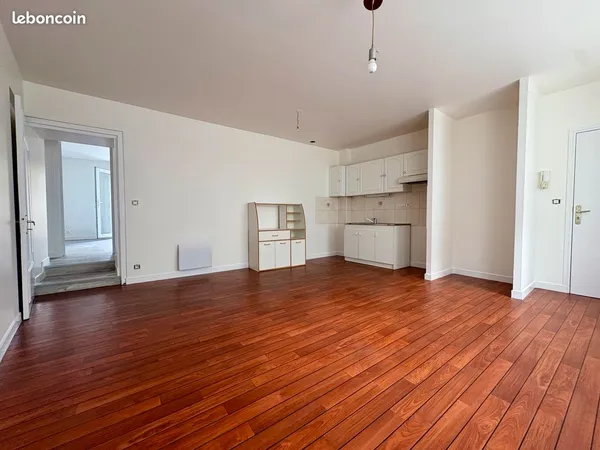 T 3 Duplex 58m2 et cour privative Lanester