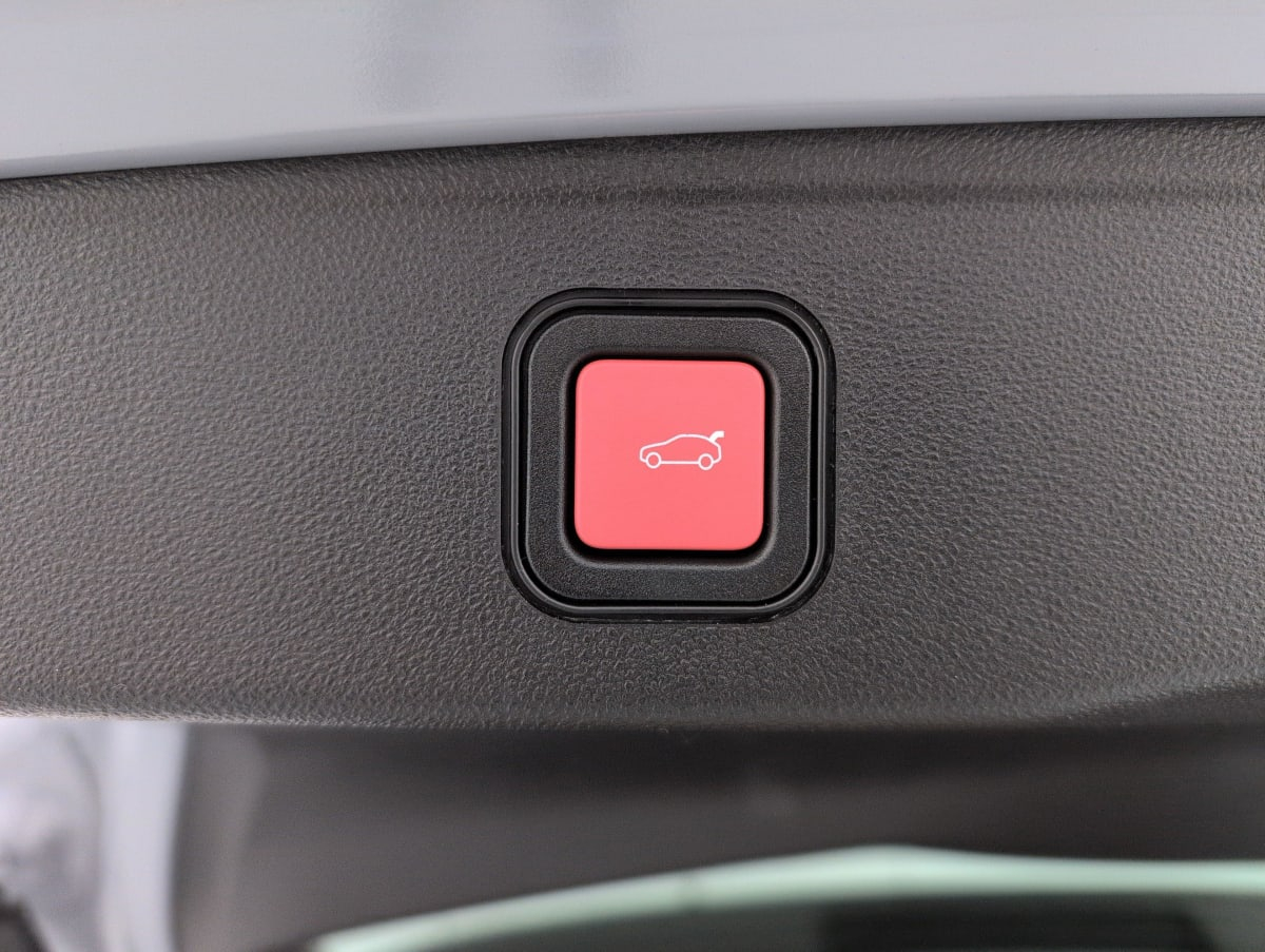 Jeep Avenger — photo 12