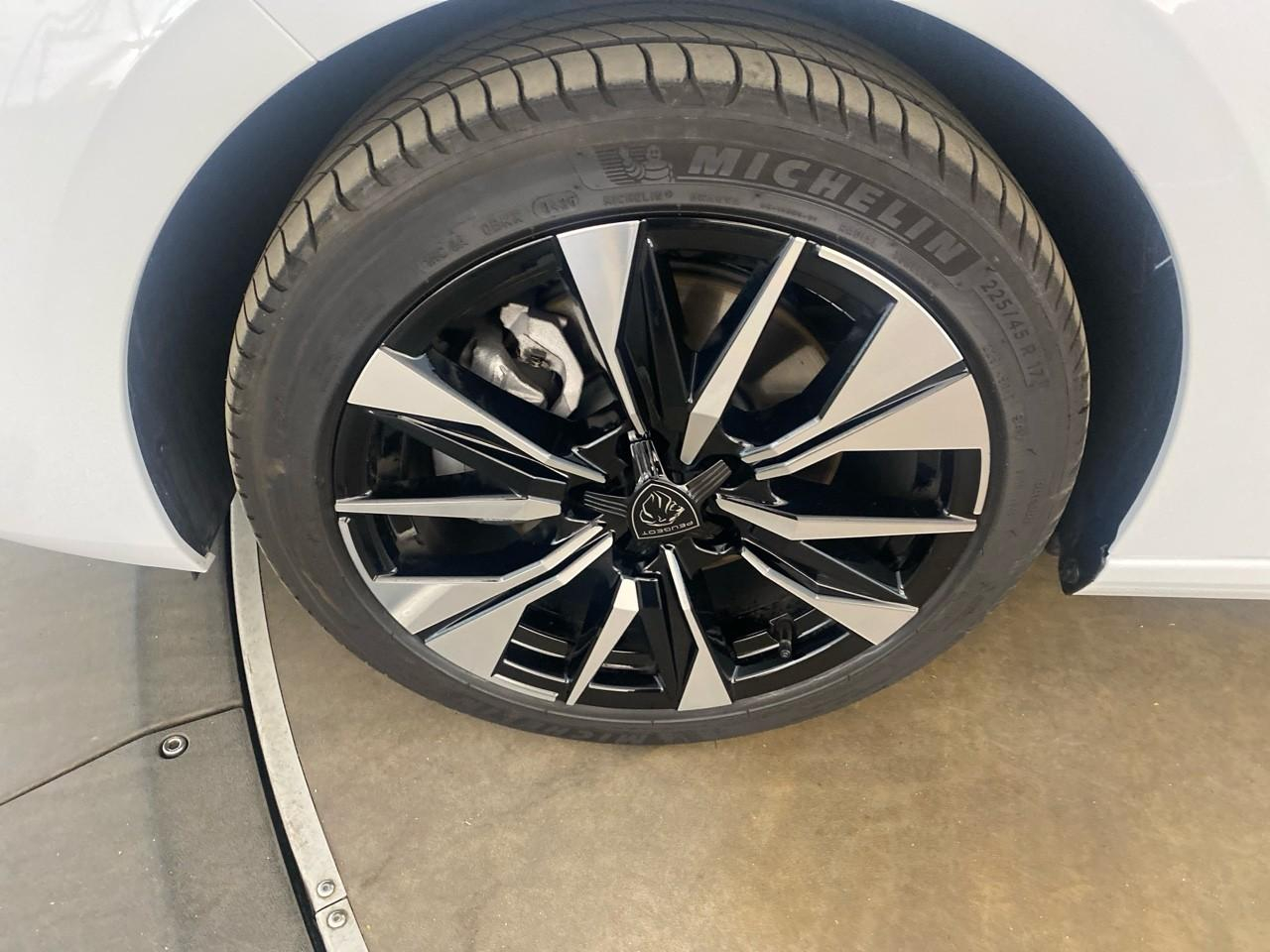 Peugeot 308 sw bluehdi 130ch s&s eat8 allure — photo 11