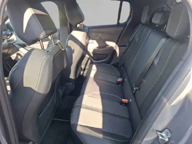 Peugeot 208 hybrid 100 e-dcs6 — photo 12