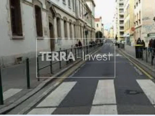 Bureau 100 m²