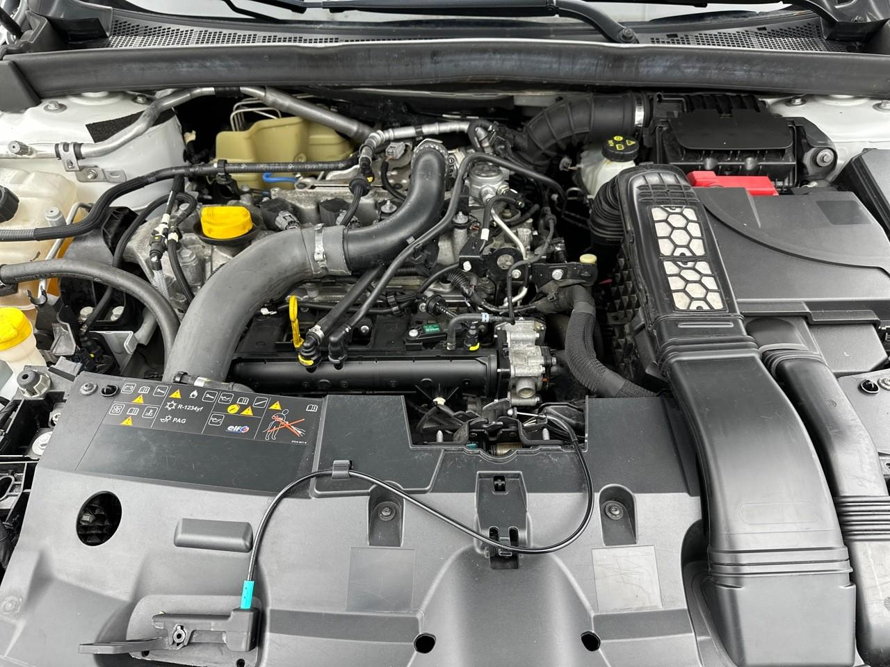 Renault Megane megane iv berline tce 130 energy intens — photo 13